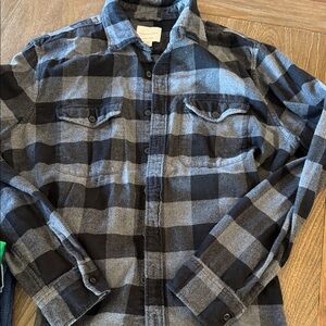 American Eagle Outfitters Black and Gray Plaid Casual Button Down Shirt